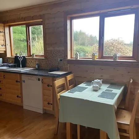 Apartment Fern Lodge. Drumcoura Resort, Ballinamore