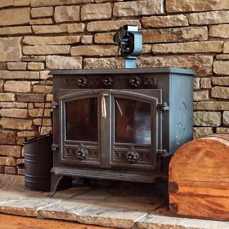 Fern Lodge. Drumcoura Resort, 巴利纳莫尔